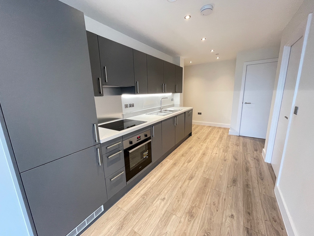 1 Bed Flat, Boulevard Plaza, B5 photo 5