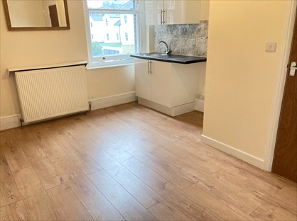 Studio Flat, Very Near Hastings Road Area, W13