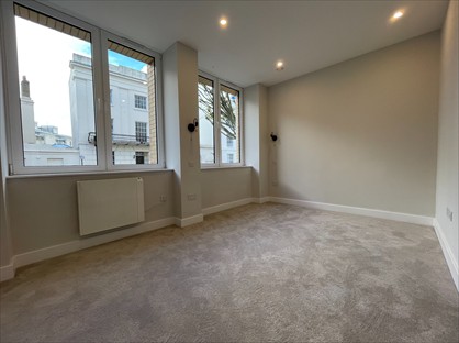 2 Bed Flat, Carlton Crescent, SO15