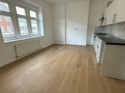 2 Bed Flat, Green Lanes, N13