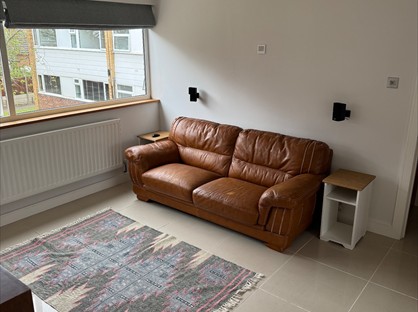 2 Bed Flat, Hazelbank Court, KT16