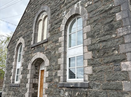 1 Bed Flat, Capel Moriah, LL21