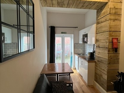 Studio Flat, St Johns Road, BH5