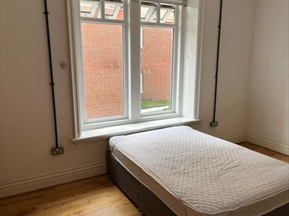 Studio Flat, St Johns Road, BH5