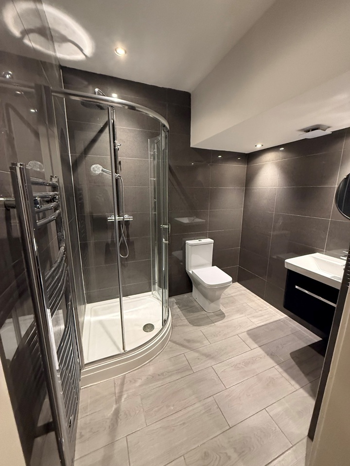 Additional image 4 of 2 Bed Penthouse, Cornhill, L1, N1 7GU