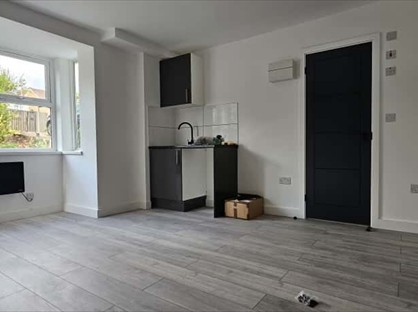 Studio Flat, Falling Lane, UB7