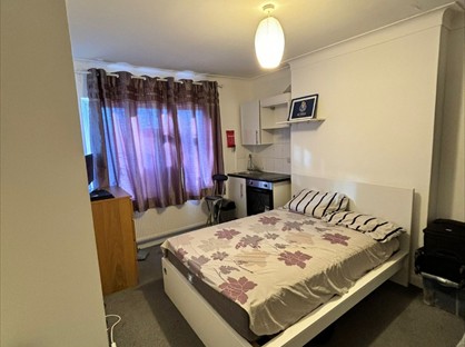 Studio Flat, Lichfield Grove, N3