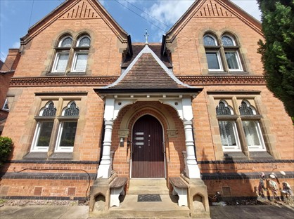 2 Bed Flat, Knighton Drive, LE2