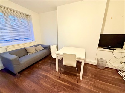 3 Bed Flat, Northfleet House, SE1