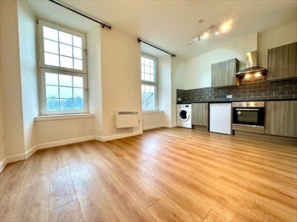 Studio Flat, High Street, G82