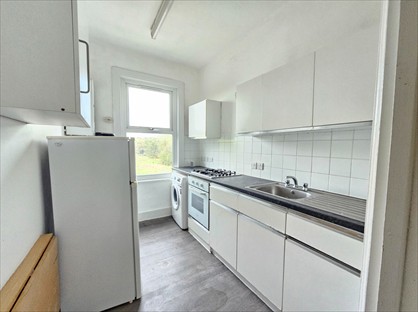 2 Bed Flat, Whipps Cross Road, E11