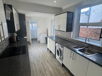 6 Bed Terraced House, Lawson Road, PO5