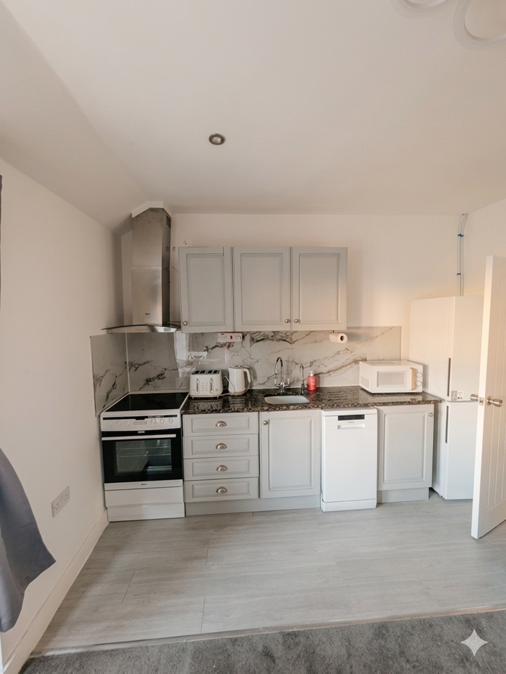 Additional image 5 of 2 Bed Flat, Northumberland Avenue, RG2, N1 7GU