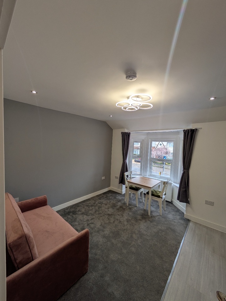 Additional image 7 of 2 Bed Flat, Northumberland Avenue, RG2, N1 7GU