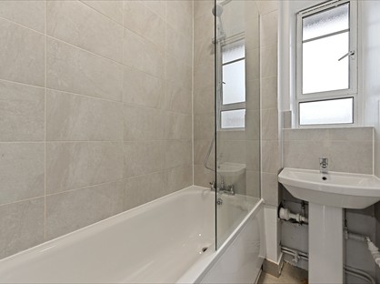 4 Bed Flat, Phipps House, W12