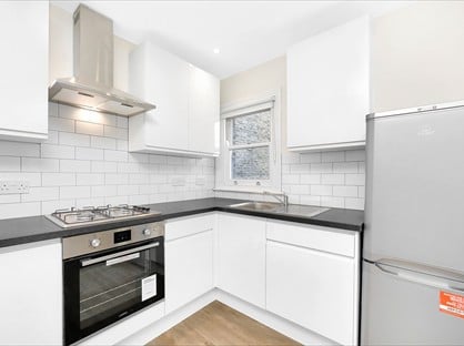 1 Bed Flat, Ormiston Grove, W12