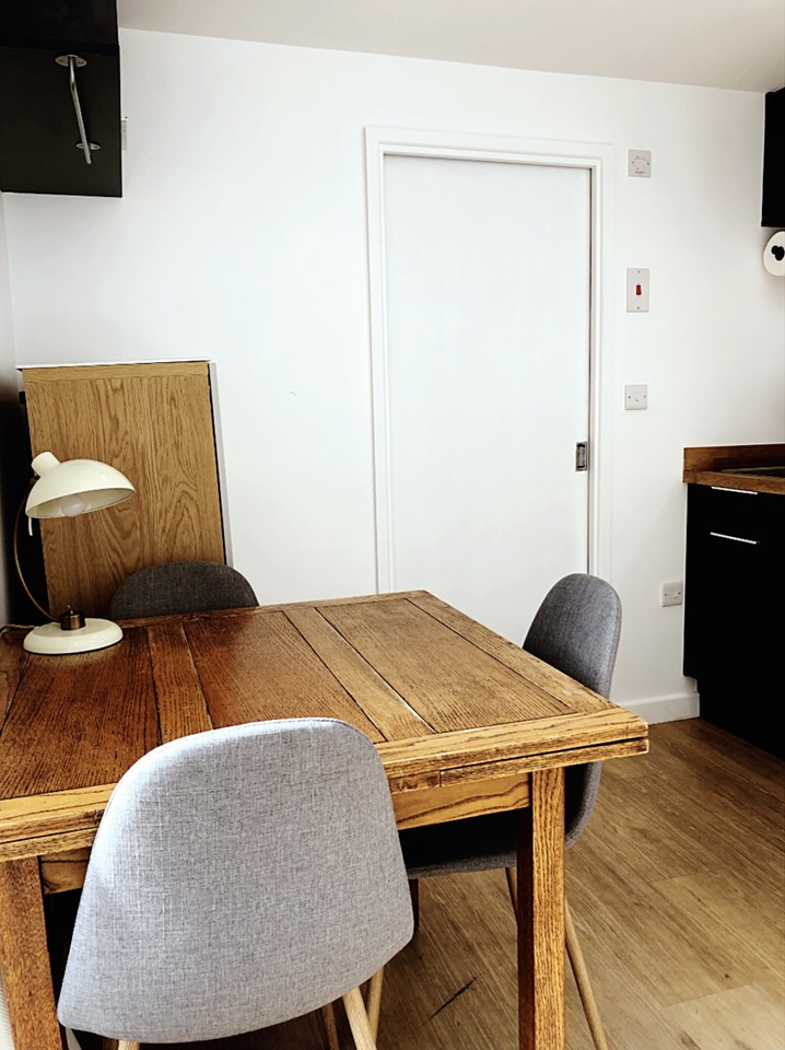 Studio Flat, Melrose Road, SO15 photo 3