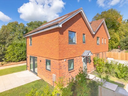 2 Bed Semi-Detached House, Craigmore Cottages, TN6