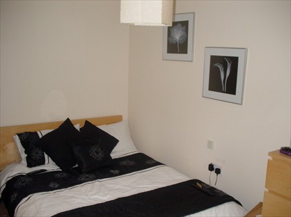 Room in a Shared House, Highbury Square, N14