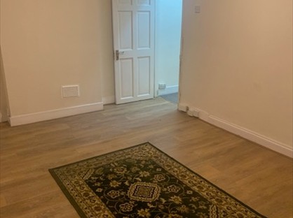 Room in a Shared House, North Road, GU21