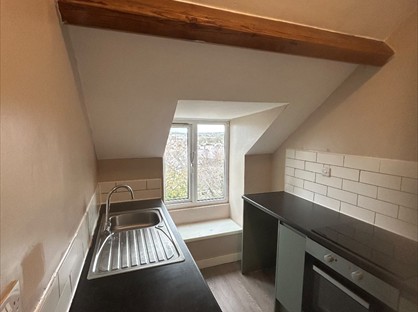 1 Bed Flat, Port View House, LL65