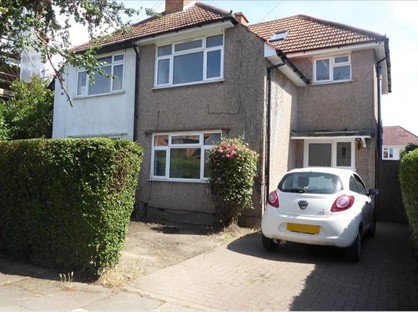 3 Bed Semi-Detached House, Wellington Avenue, TW3