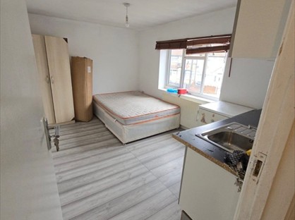 Studio Flat, The Broadway, UB1