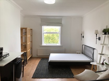 Studio Flat, Lancaster Gate, W2