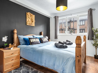 2 Bed Semi-Detached House, Tyndal Court, E14