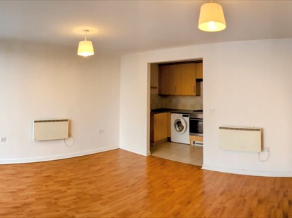 2 Bed Flat, Berberis House, TW13