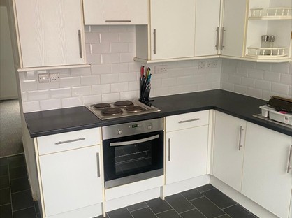 2 Bed Flat, Basement, BS6