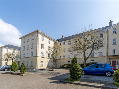 2 Bed Flat, Emily Gardens, PL4