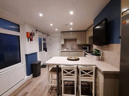 5 Bed Terraced House, Aylesbury Road, SA2