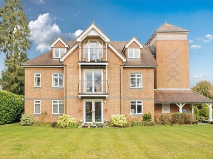 2 Bed Flat, Audley House, GU9