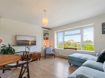 2 Bed Flat, Queensbridge Court, E2