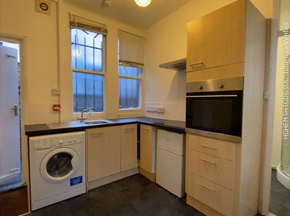 Studio Flat, High Street, SE25