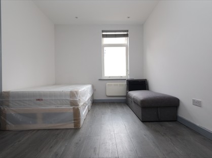 Studio Flat, Engleheart Road, SE6