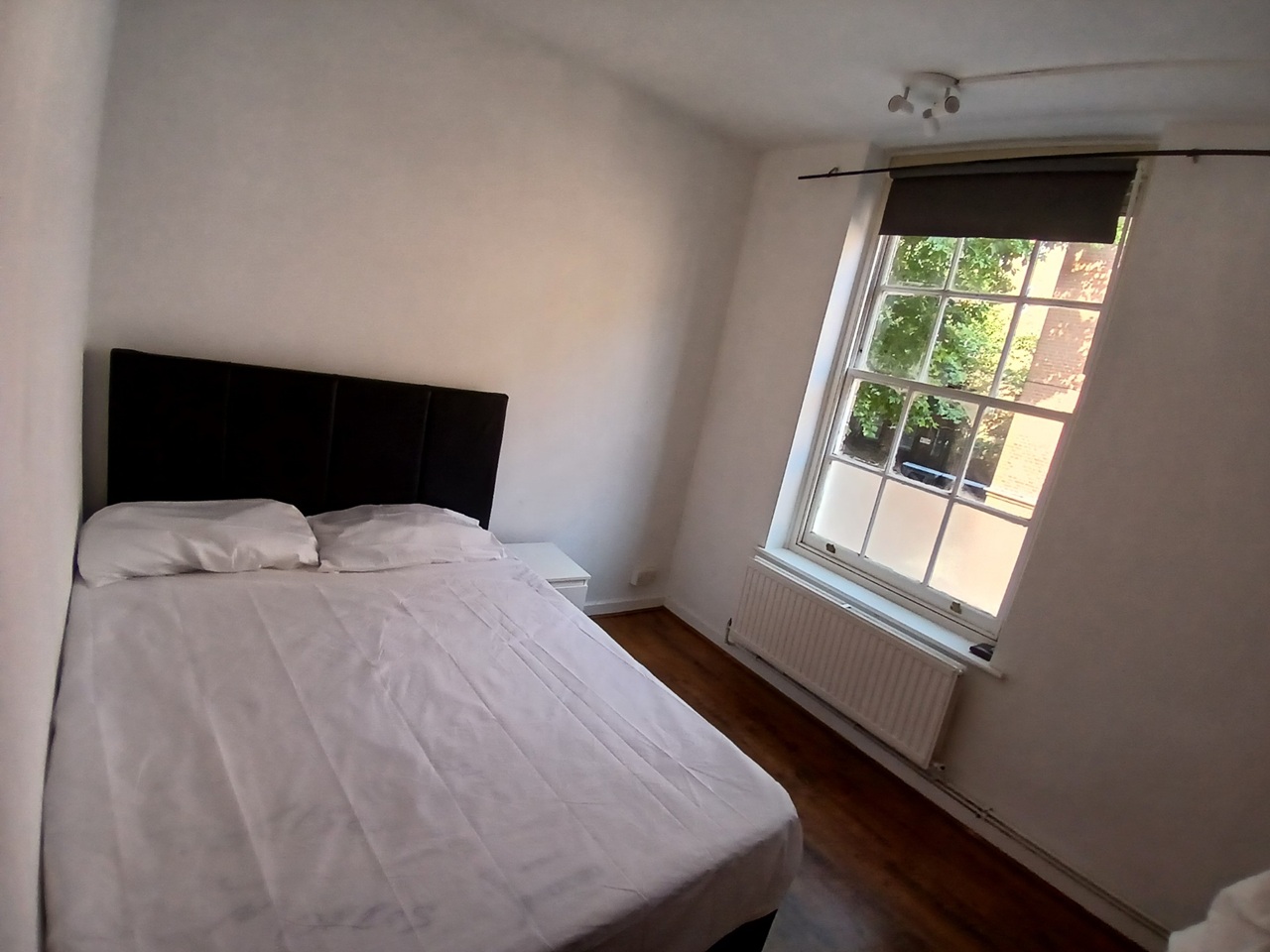 2 Bed Flat, Boundary St, E2 photo 2