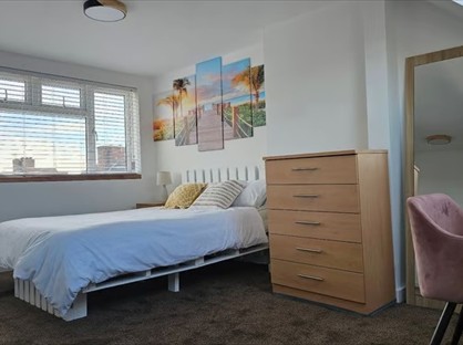 4 Bed Detached House, Hedingham Road, RM8