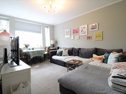 1 Bed Flat, St. Cyprians Street, SW17