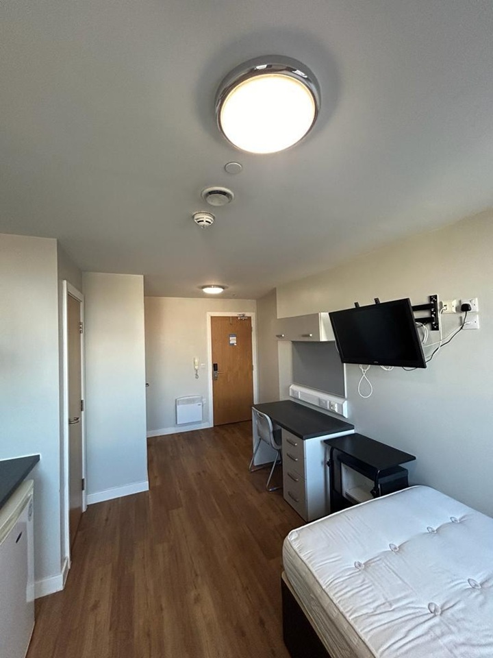 Additional image 5 of Studio Flat, Queen Street, S1, N1 7GU