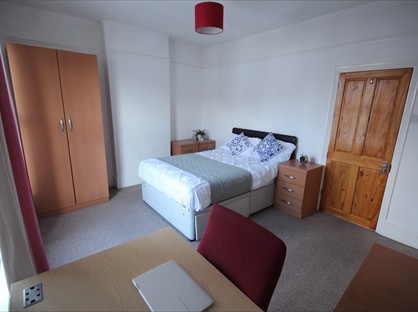 5 Bed Terraced House, Francis Avenue, PO4