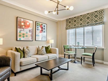 1 Bed Flat, Hill Street, W1J