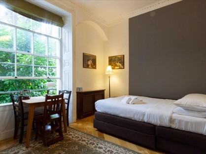 Studio Flat, Cartwright Gardens, WC1H