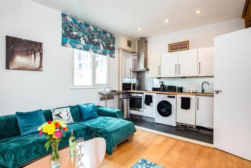 Manchester - 3 Bed Flat, Junction Works, M1 - To Rent Now for £1,600.00 p/m