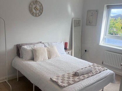 Room in a Shared House, Bratton Drive, M19