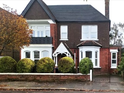 Studio Flat, Pierrepont Road, W3