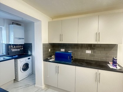 Room in a Shared House, George Moore Close, OX4