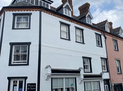 1 Bed Flat, Well Street, LL15