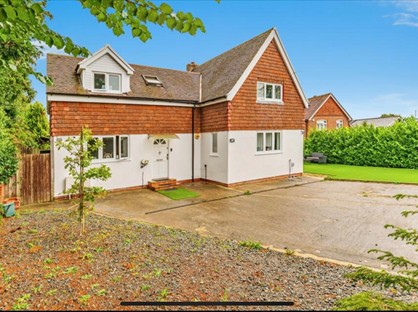 3 Bed Detached House, Cockshot Hill, RH2